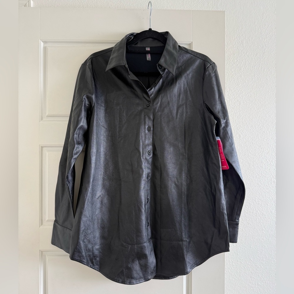 NWT Commando Lightweight Faux Leather Oversized Button Down Shirt Size Medium - Picture 2 of 7